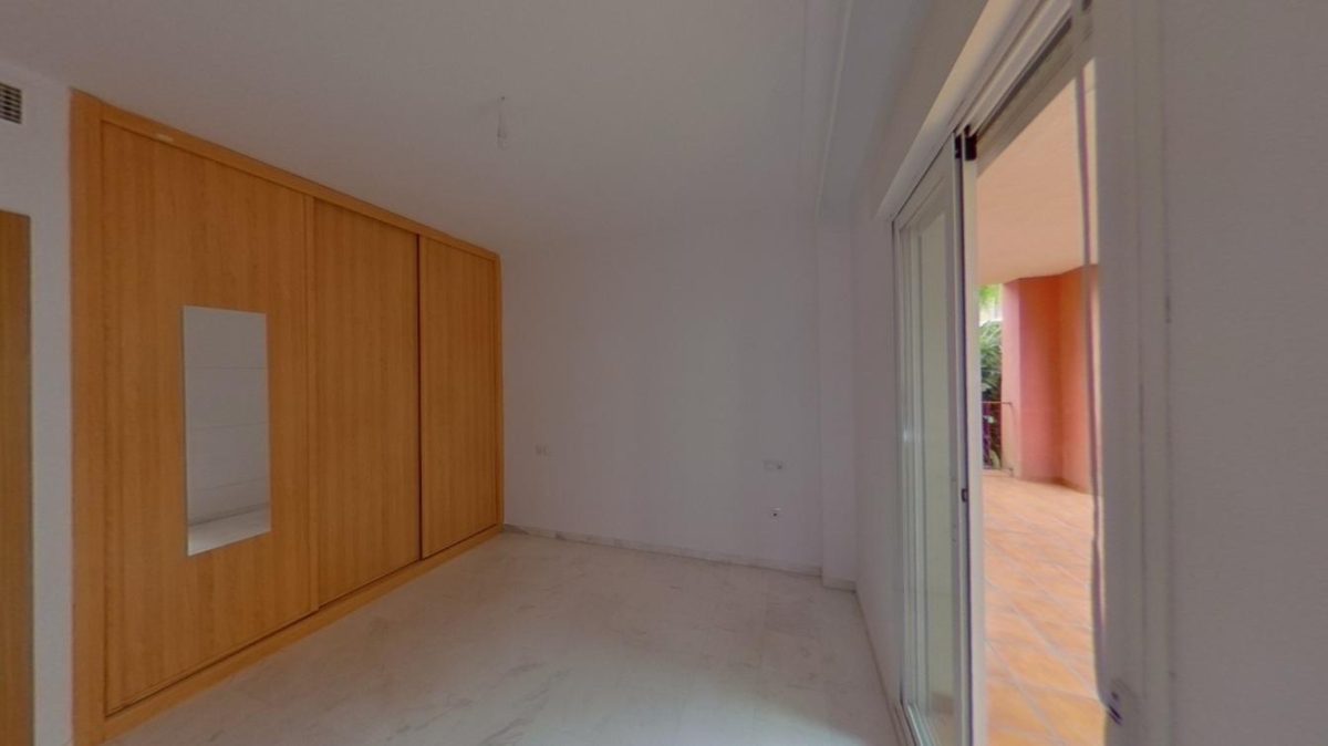Benalmádena - Piso, 2 Dormitorios, Terraza, Piscina — Foto 16