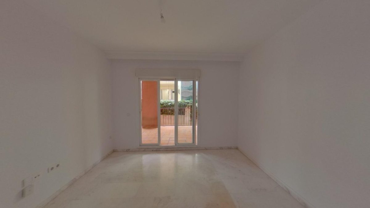 Benalmádena - Piso, 2 Dormitorios, Terraza, Piscina — Foto 5