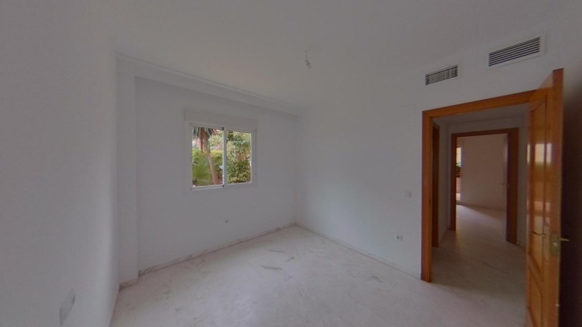 Benalmádena - Piso, 2 Dormitorios, Terraza, Piscina — Foto 21