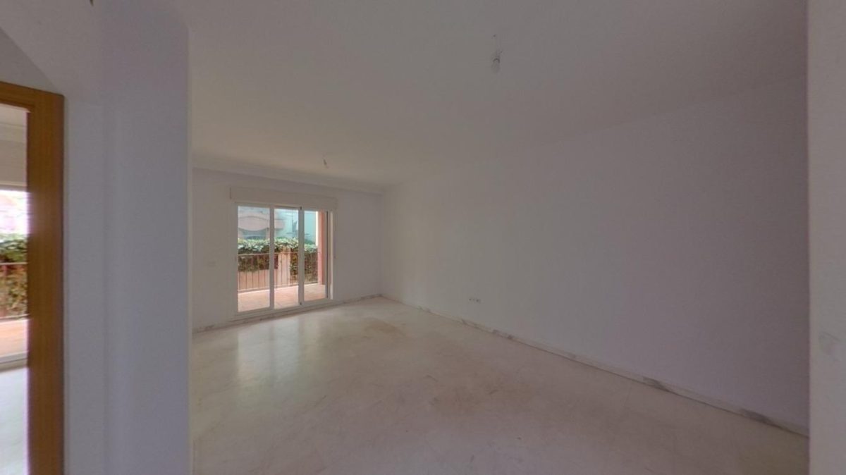 Benalmádena - Piso, 2 Dormitorios, Terraza, Piscina — Foto 3