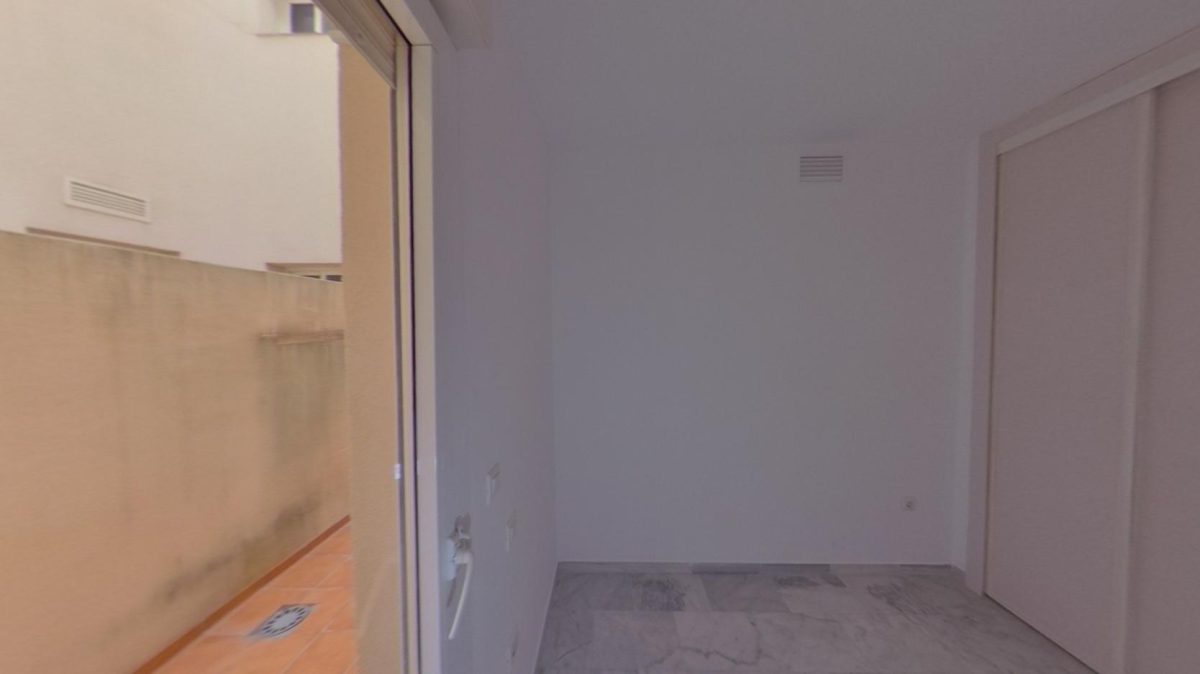 Benalmádena - Piso, 2 Dormitorios, Terraza y Patio, Garaje — Foto 17