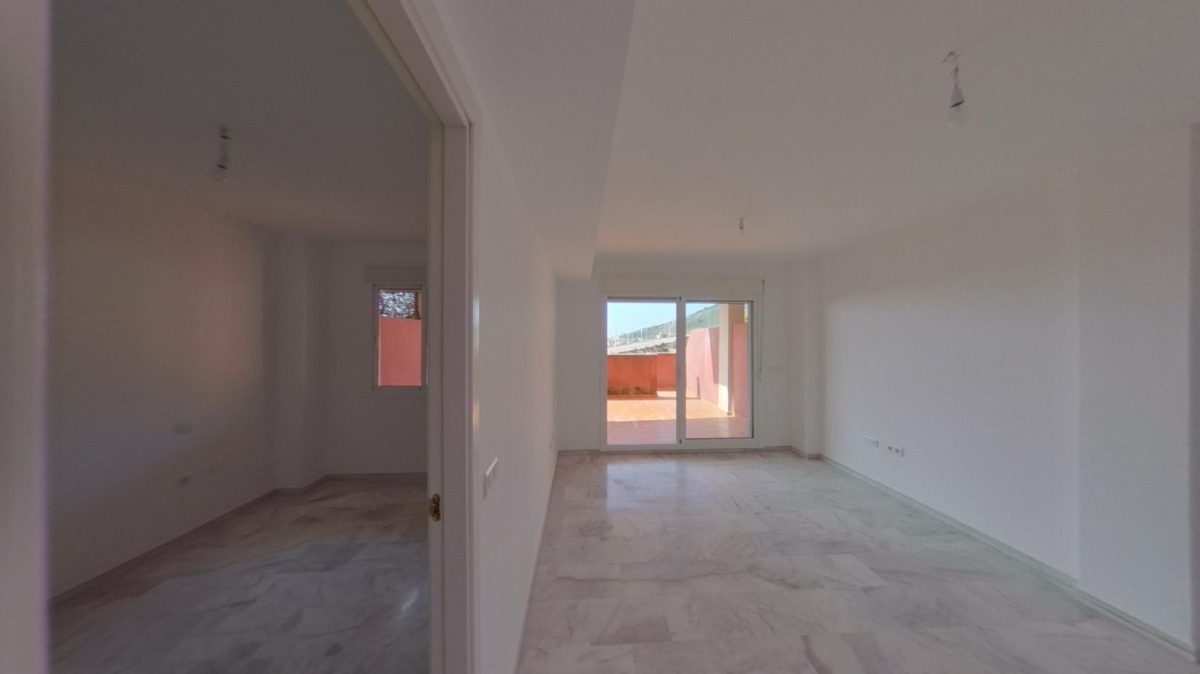 Benalmádena - Piso, 2 Dormitorios, Terraza y Patio, Garaje — Foto 12