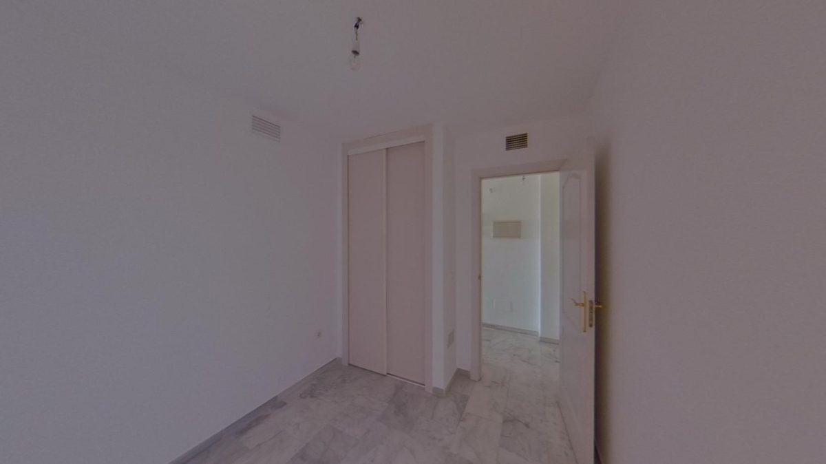 Benalmádena - Piso, 2 Dormitorios, Terraza y Patio, Garaje — Foto 15