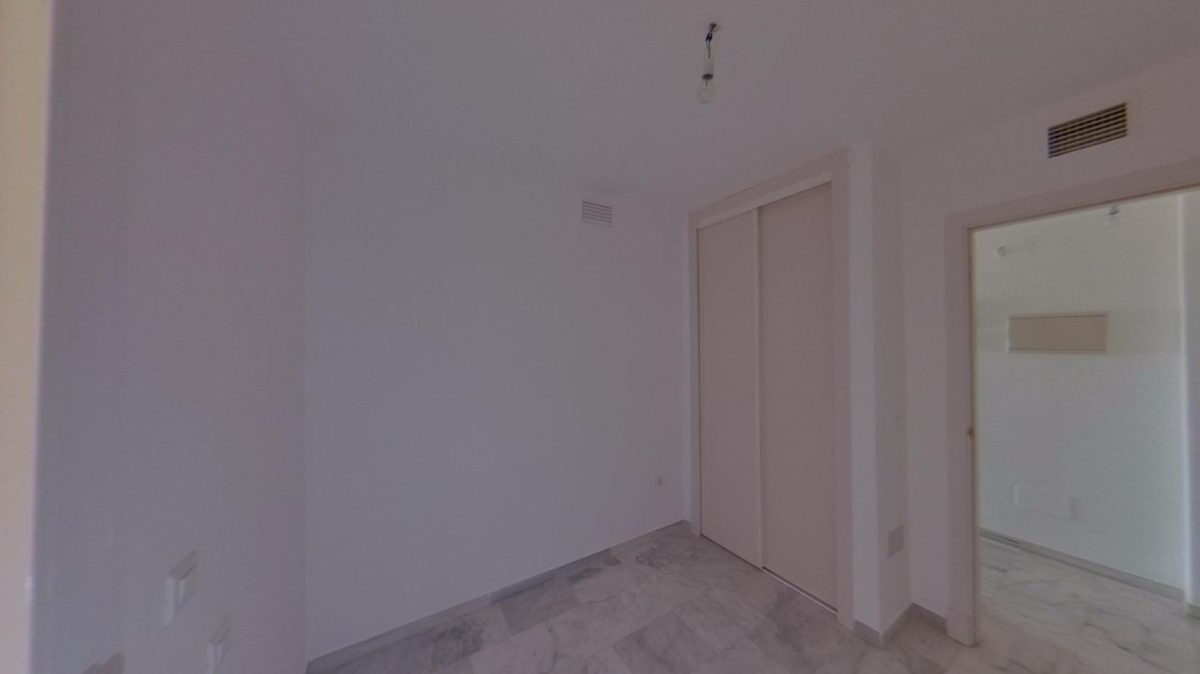 Benalmádena - Piso, 2 Dormitorios, Terraza y Patio, Garaje — Foto 16