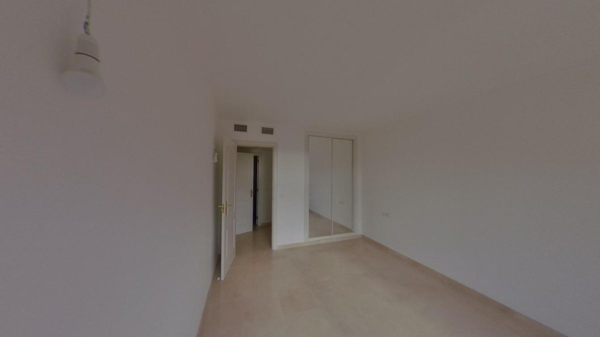 Calahonda - Piso, 2 Dormitorios, Amplia Terraza, Piscina — Foto 19