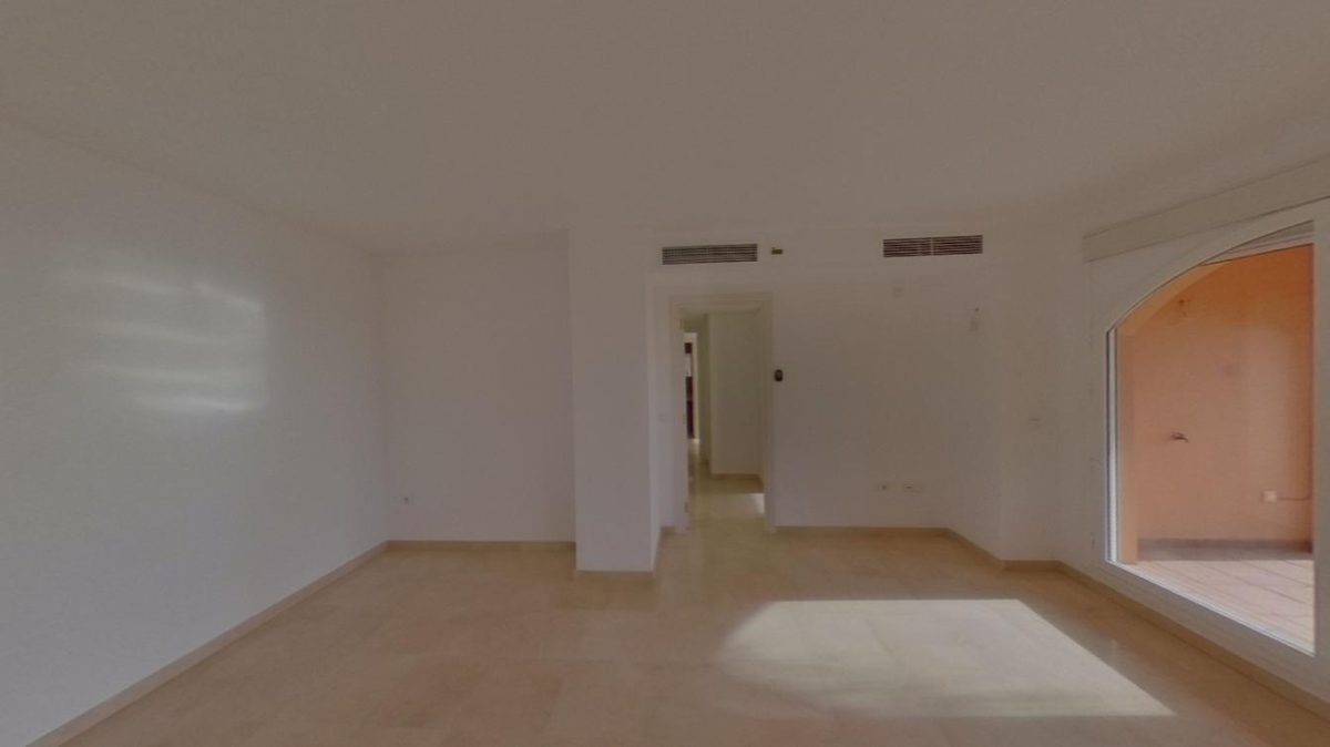 Calahonda - Piso, 2 Dormitorios, Amplia Terraza, Piscina — Foto 5