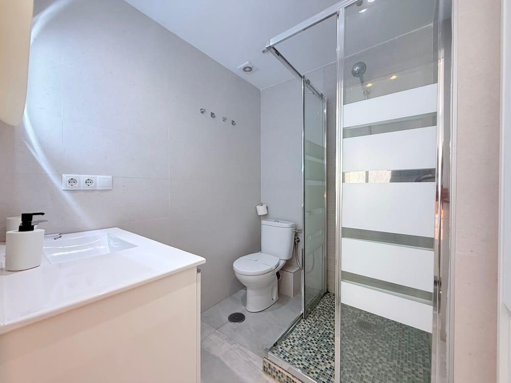 Los Boliches - Piso, 2 Dormitorios, Terraza, Pleno Centro — Foto 18
