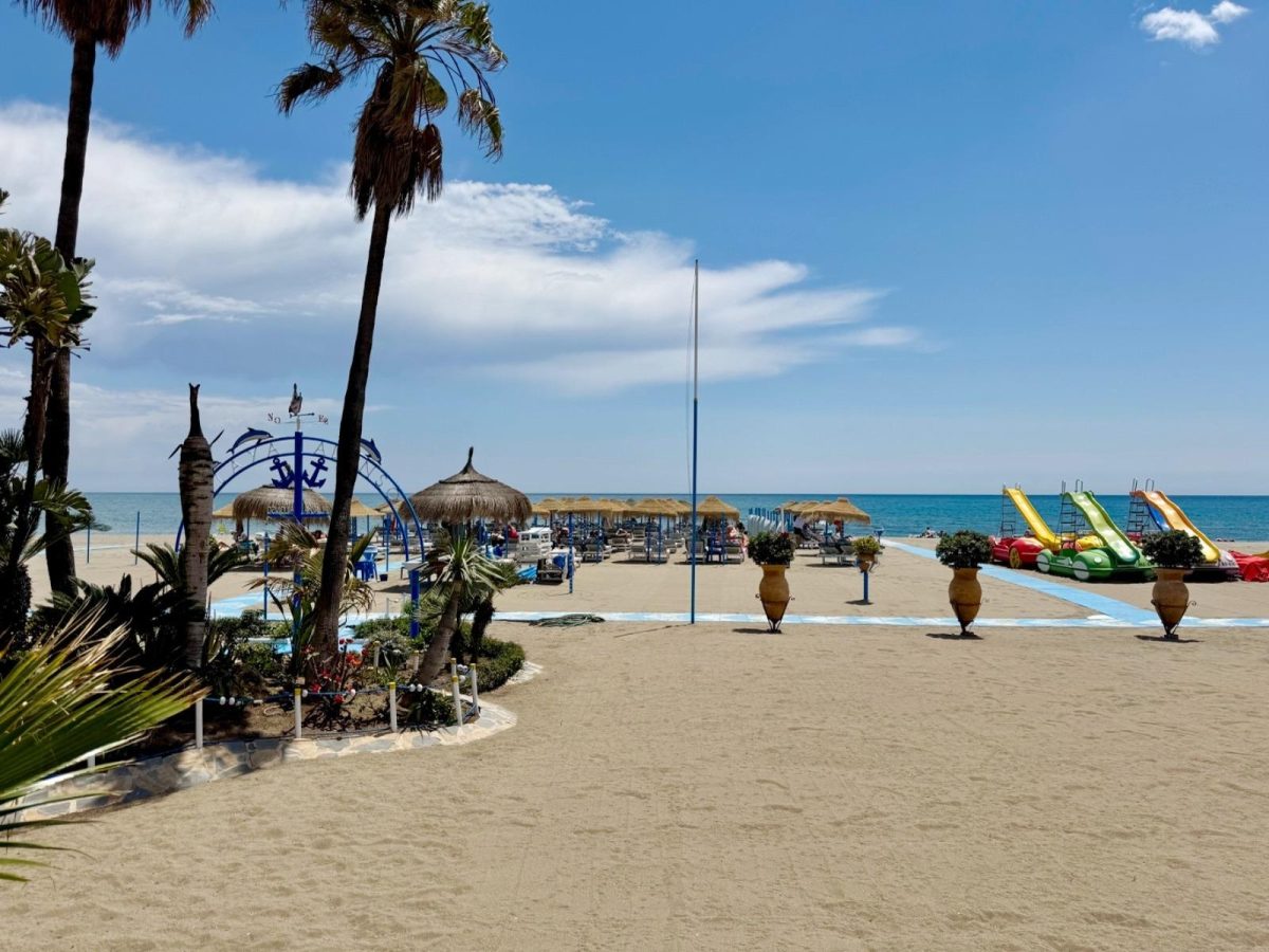 La Carihuela 1ª Línea de Playa  - Piso, 2 Dormitorios, Terraza y Balcón, Piscina, Jardín, Garaje y Trastero — Foto 26