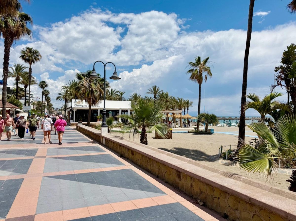 La Carihuela 1ª Línea de Playa  - Piso, 2 Dormitorios, Terraza y Balcón, Piscina, Jardín, Garaje y Trastero — Foto 21