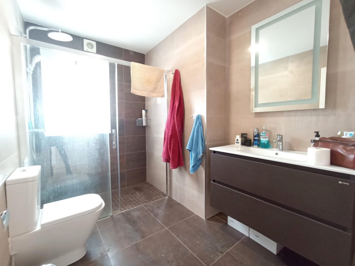 FANTASTICA VILLA EN ZONA BAJA DE LA CAPELLANIA CON PISCINA Y APARTAMENTO INDENDIENTE — Foto 17