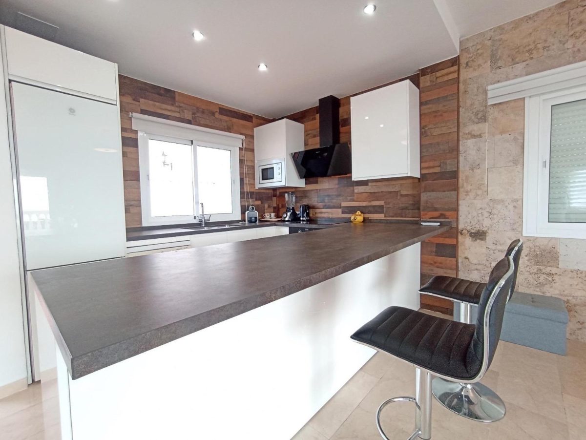 FANTASTICA VILLA EN ZONA BAJA DE LA CAPELLANIA CON PISCINA Y APARTAMENTO INDENDIENTE — Foto 4