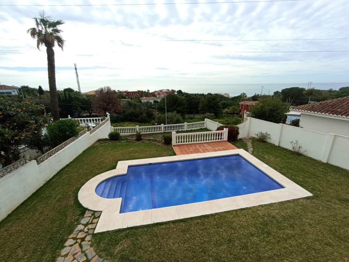FANTASTICA VILLA EN ZONA BAJA DE LA CAPELLANIA CON PISCINA Y APARTAMENTO INDENDIENTE — Foto 7