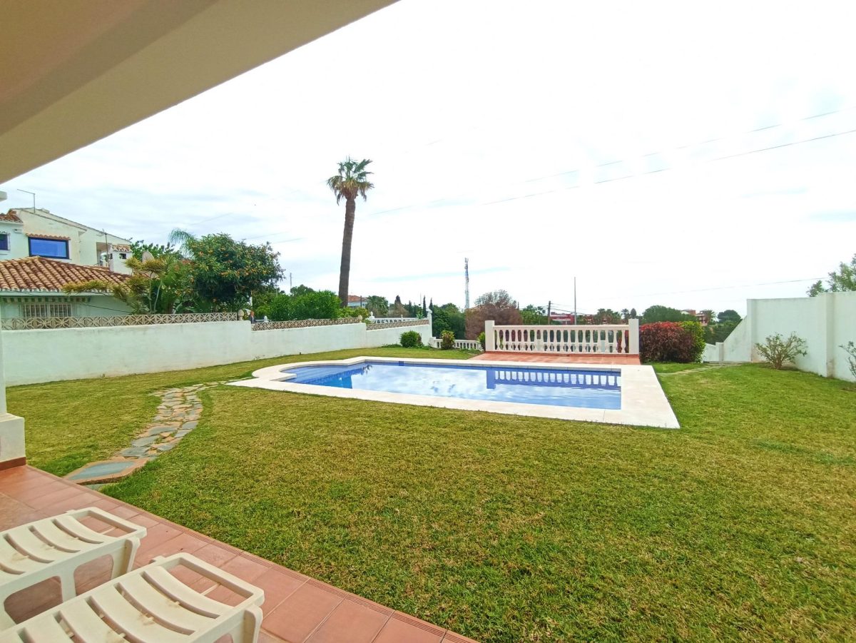 FANTASTICA VILLA EN ZONA BAJA DE LA CAPELLANIA CON PISCINA Y APARTAMENTO INDENDIENTE — Foto 25