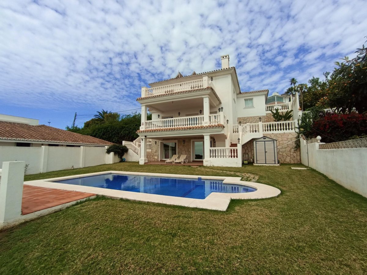 FANTASTICA VILLA EN ZONA BAJA DE LA CAPELLANIA CON PISCINA Y APARTAMENTO INDENDIENTE — Foto 27