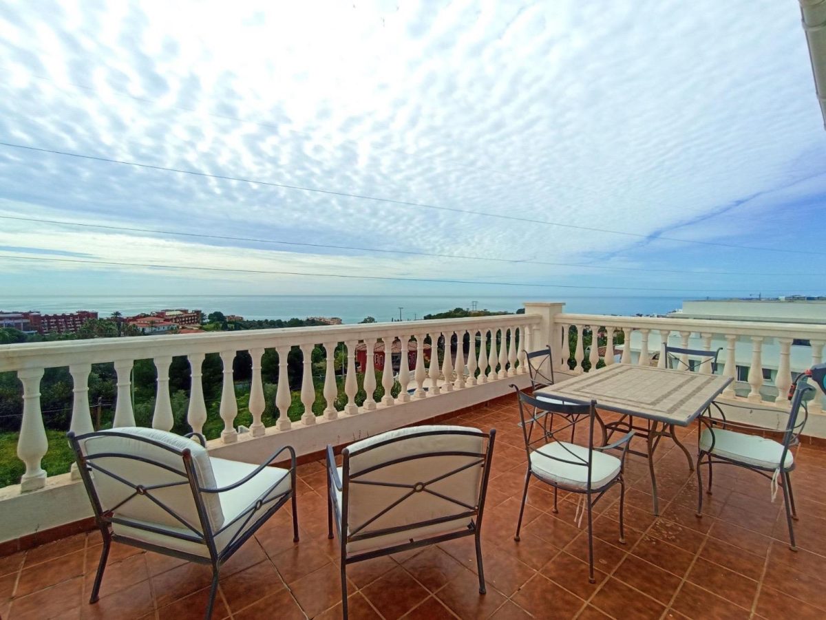 FANTASTICA VILLA EN ZONA BAJA DE LA CAPELLANIA CON PISCINA Y APARTAMENTO INDENDIENTE — Foto 6