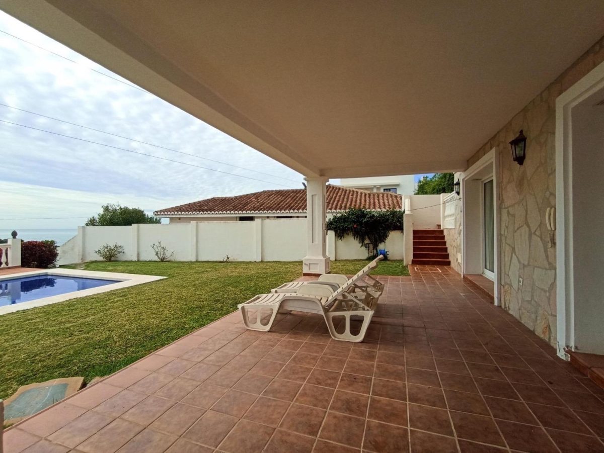 FANTASTICA VILLA EN ZONA BAJA DE LA CAPELLANIA CON PISCINA Y APARTAMENTO INDENDIENTE — Foto 2