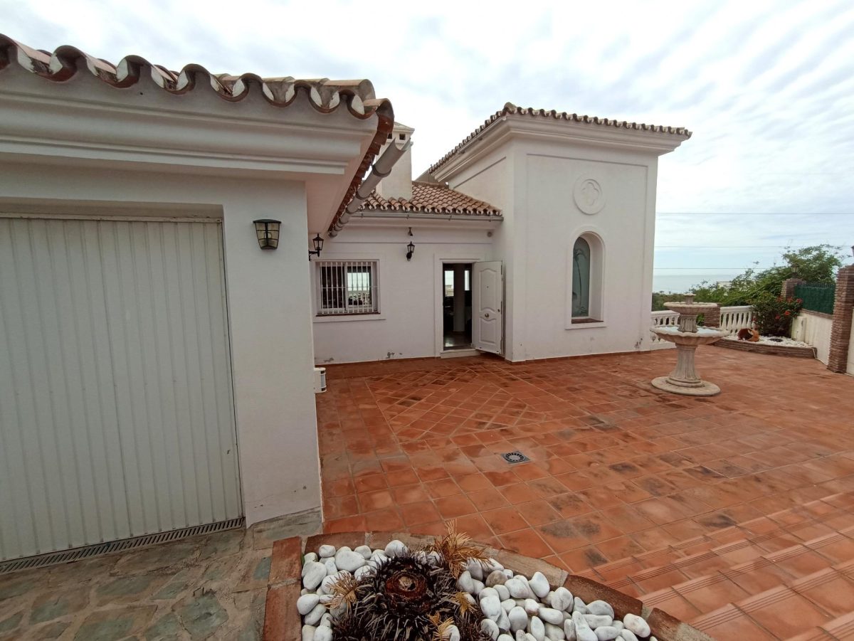 FANTASTICA VILLA EN ZONA BAJA DE LA CAPELLANIA CON PISCINA Y APARTAMENTO INDENDIENTE — Foto 20