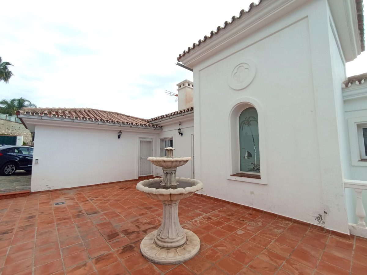 FANTASTICA VILLA EN ZONA BAJA DE LA CAPELLANIA CON PISCINA Y APARTAMENTO INDENDIENTE — Foto 19