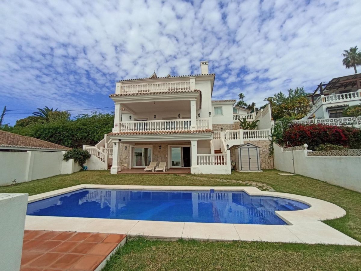FANTASTICA VILLA EN ZONA BAJA DE LA CAPELLANIA CON PISCINA Y APARTAMENTO INDENDIENTE — Foto 18