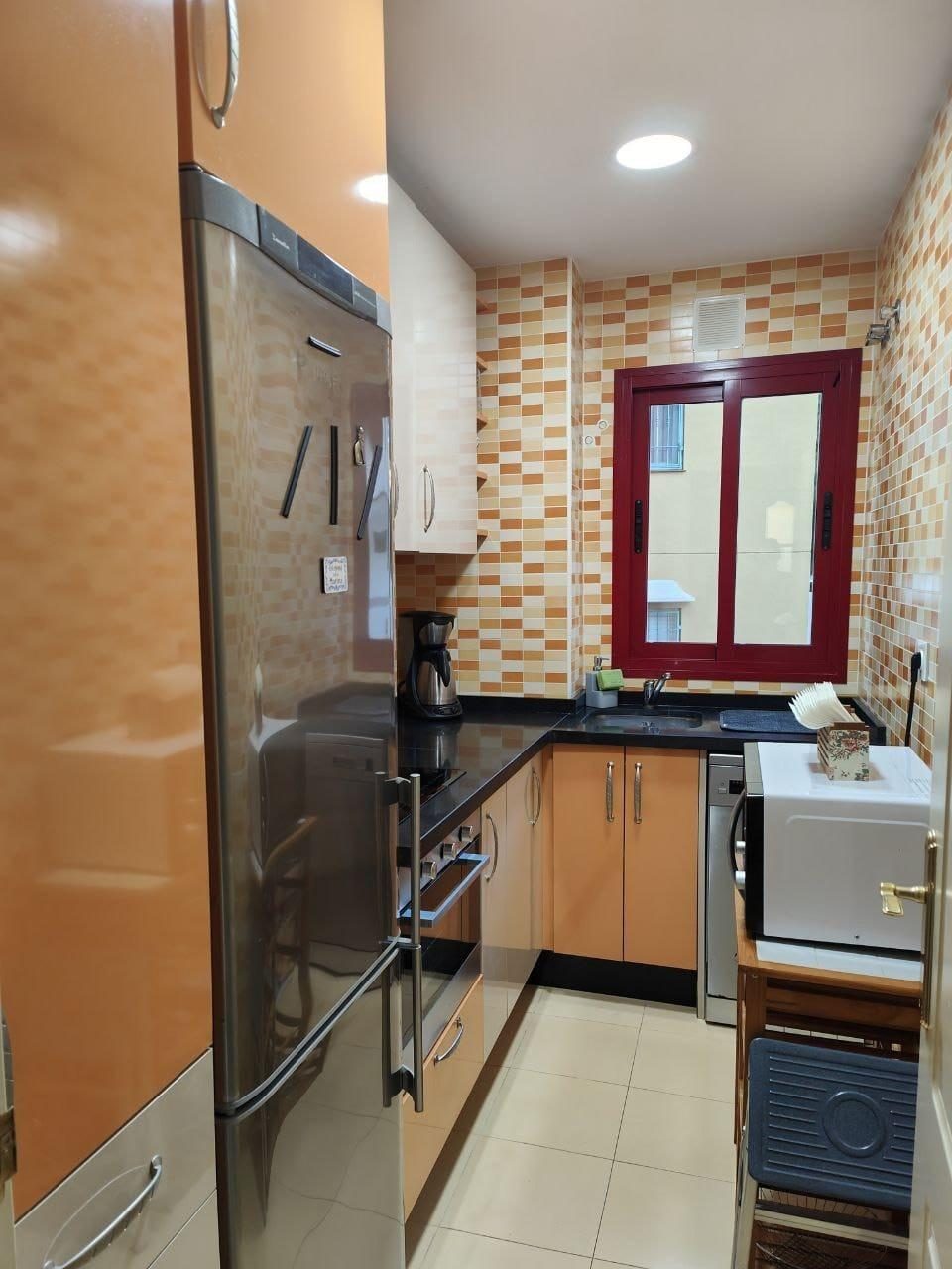 ¡Descubre tu futuro hogar en Benalmádena, a solo 200 metros de la playa! — Foto 19