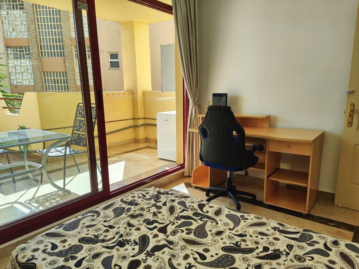 ¡Descubre tu futuro hogar en Benalmádena, a solo 200 metros de la playa! — Foto 14