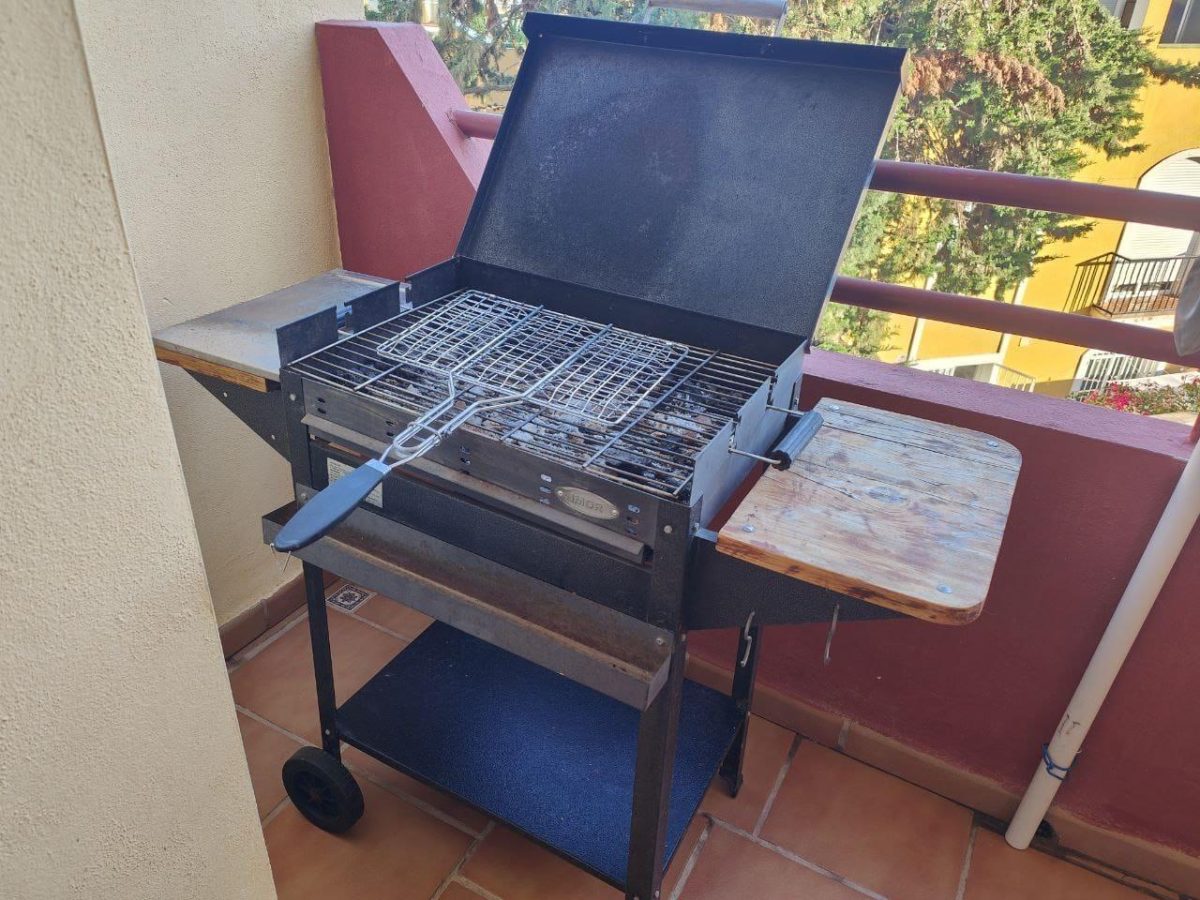 ¡Descubre tu futuro hogar en Benalmádena, a solo 200 metros de la playa! — Foto 27
