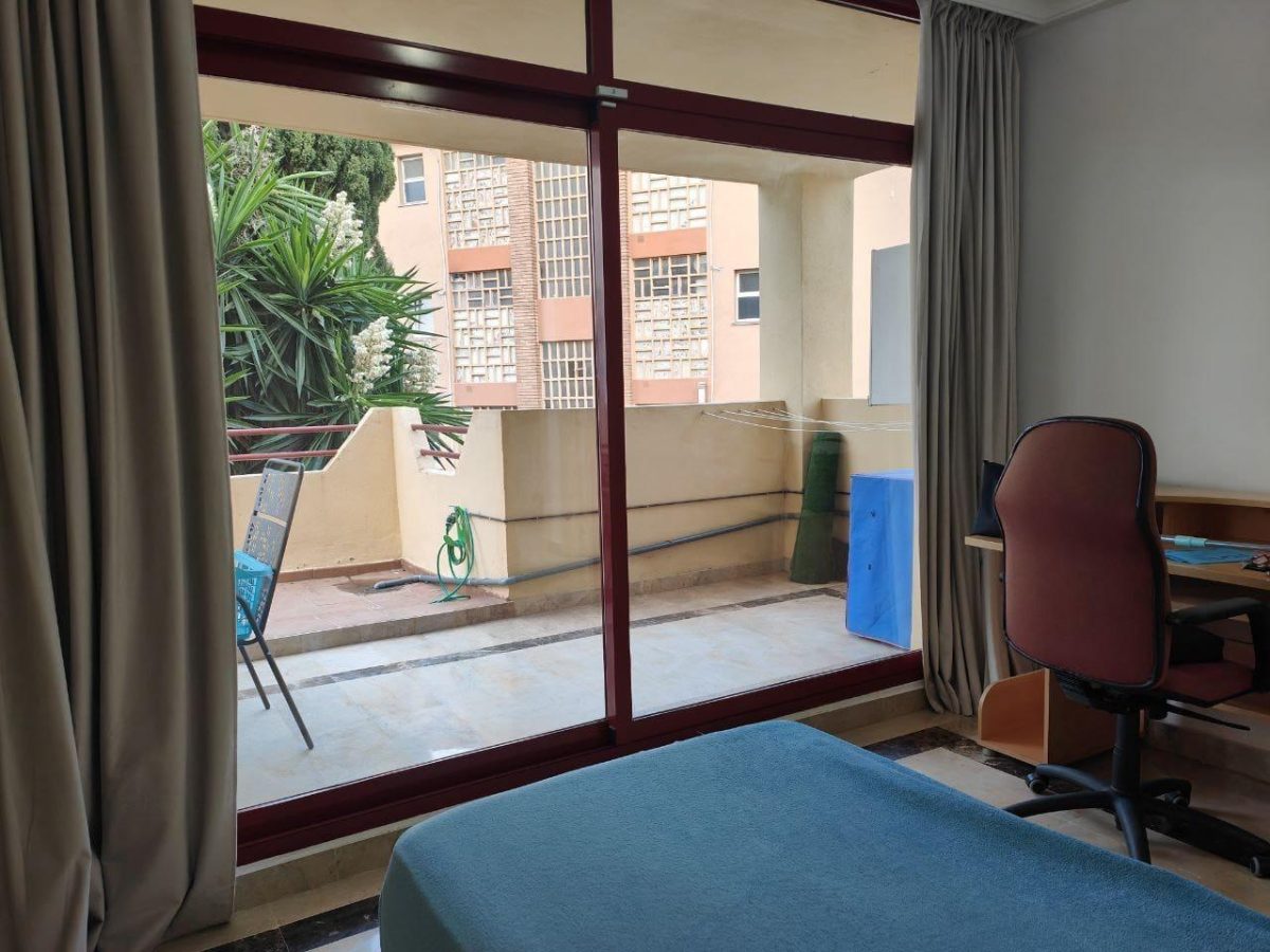 ¡Descubre tu futuro hogar en Benalmádena, a solo 200 metros de la playa! — Foto 30