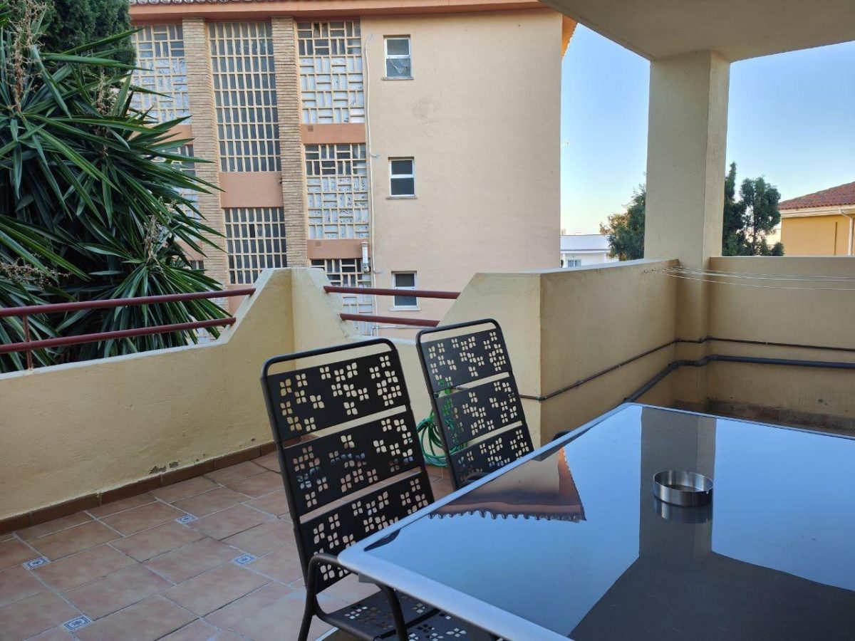 ¡Descubre tu futuro hogar en Benalmádena, a solo 200 metros de la playa! — Foto 23