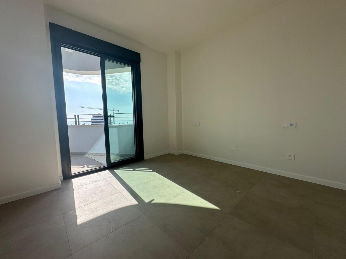 Los Álamos - Ático a estrenar, 4 Dormitorios, Terraza, Piscina, 2 Garajes y Trastero — Foto 19