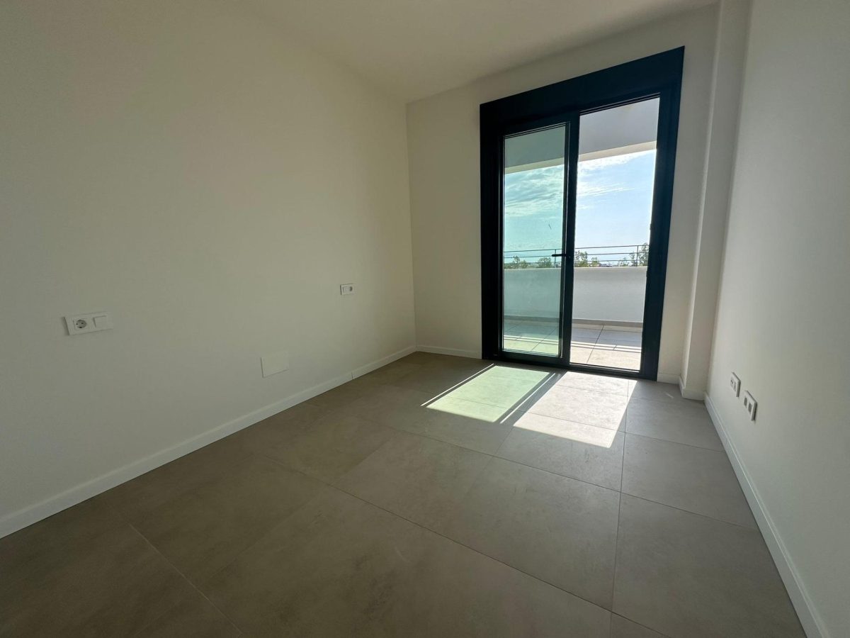 Los Álamos - Ático a estrenar, 4 Dormitorios, Terraza, Piscina, 2 Garajes y Trastero — Foto 15