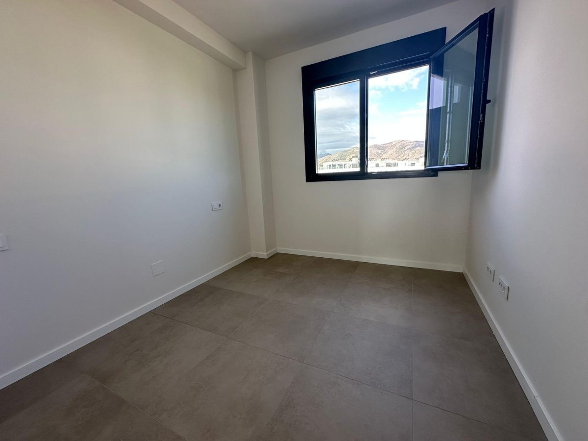 Los Álamos - Ático a estrenar, 4 Dormitorios, Terraza, Piscina, 2 Garajes y Trastero — Foto 23
