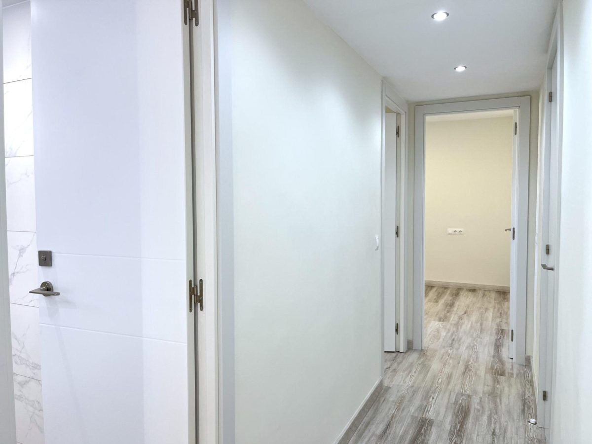Piso reformado con terraza y parking en Los Boliches — Foto 21