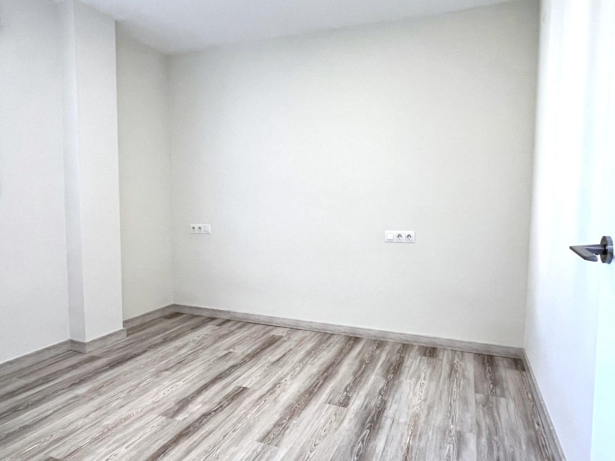 Piso reformado con terraza y parking en Los Boliches — Foto 28