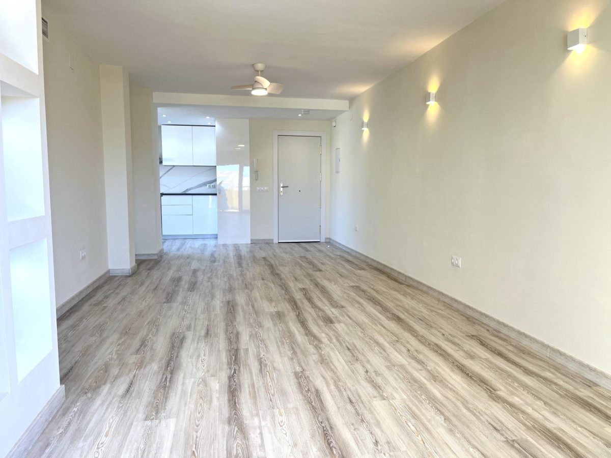 Piso reformado con terraza y parking en Los Boliches — Foto 5