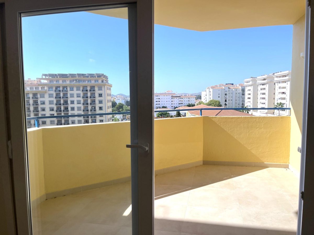 Piso reformado con terraza y parking en Los Boliches — Foto 13
