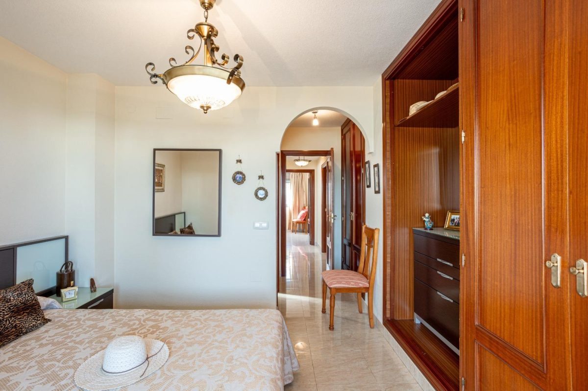 Fuengirola - Piso, 3 Dormitorios, Terraza, Piscina, Garaje y Trastero — Foto 10