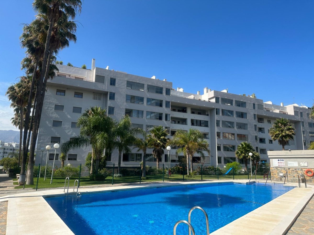 Fuengirola - Piso, 3 Dormitorios, Terraza, Piscina, Garaje y Trastero — Foto 2