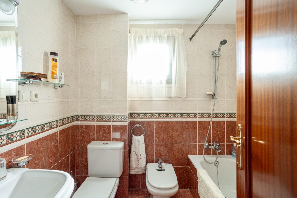 Fuengirola - Piso, 3 Dormitorios, Terraza, Piscina, Garaje y Trastero — Foto 18