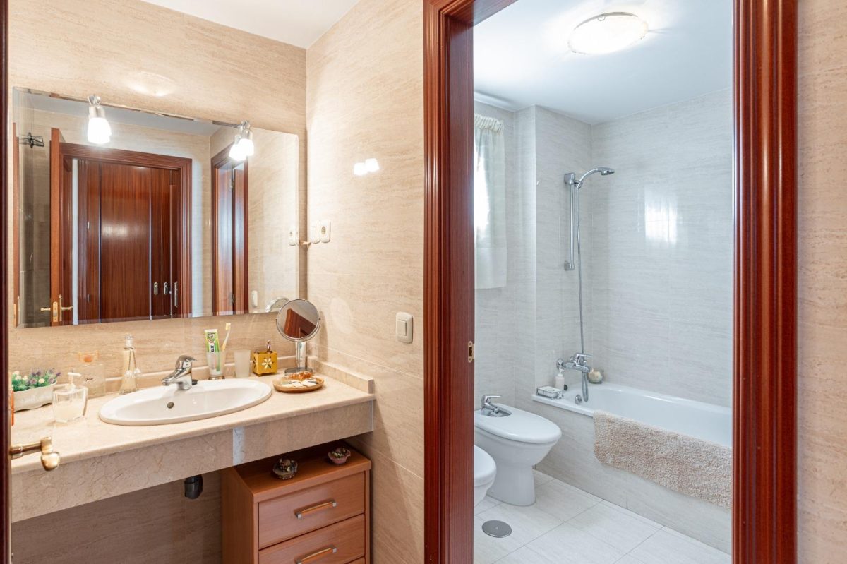 Fuengirola - Piso, 3 Dormitorios, Terraza, Piscina, Garaje y Trastero — Foto 17