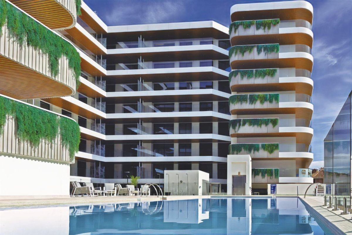 Fuengirola - Piso, 2 Dormitorios, Terraza, Piscina, Jardín — Foto 11