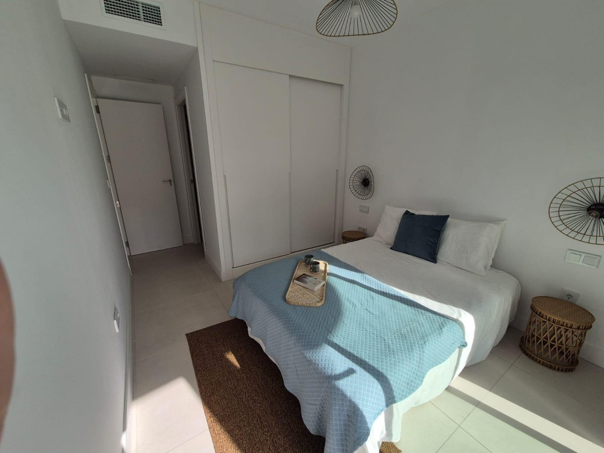 Fuengirola - Piso Planta Baja, 2 Dormitorios, Jardín, Piscina, Parking, Trastero — Foto 4