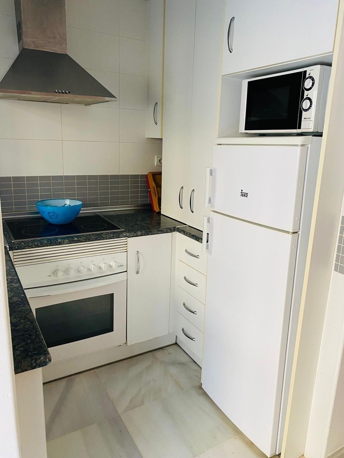 Apartamento en segunda línea de playa de Carvajal en Fuengirola — Foto 3