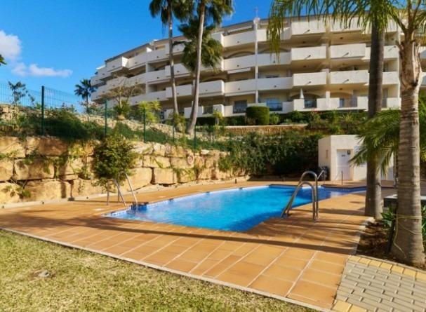Elviria - Piso, 2 Dormitorios, Terraza, Garaje, Pisicina — Foto 7