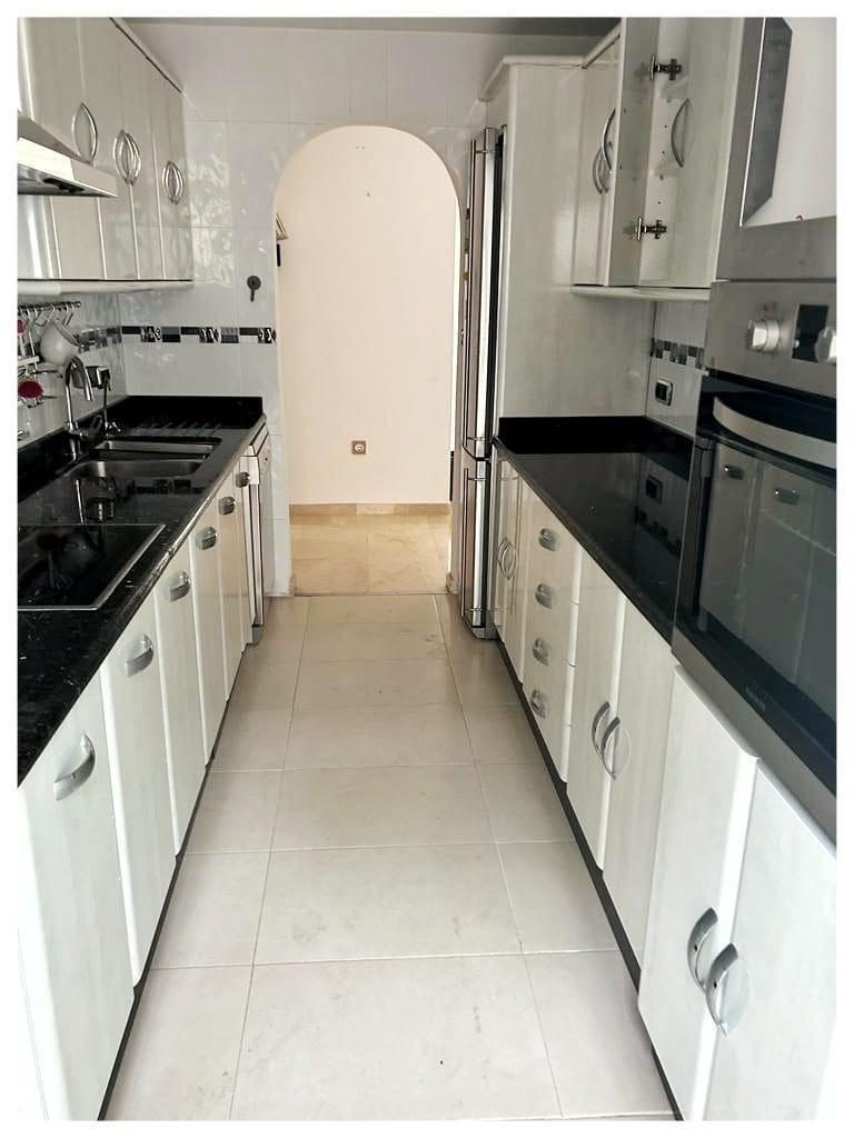 Marina del Sol - Apartamento 2 Dormitorios, Garaje, Trastero, Piscina Comunitaria — Foto 2
