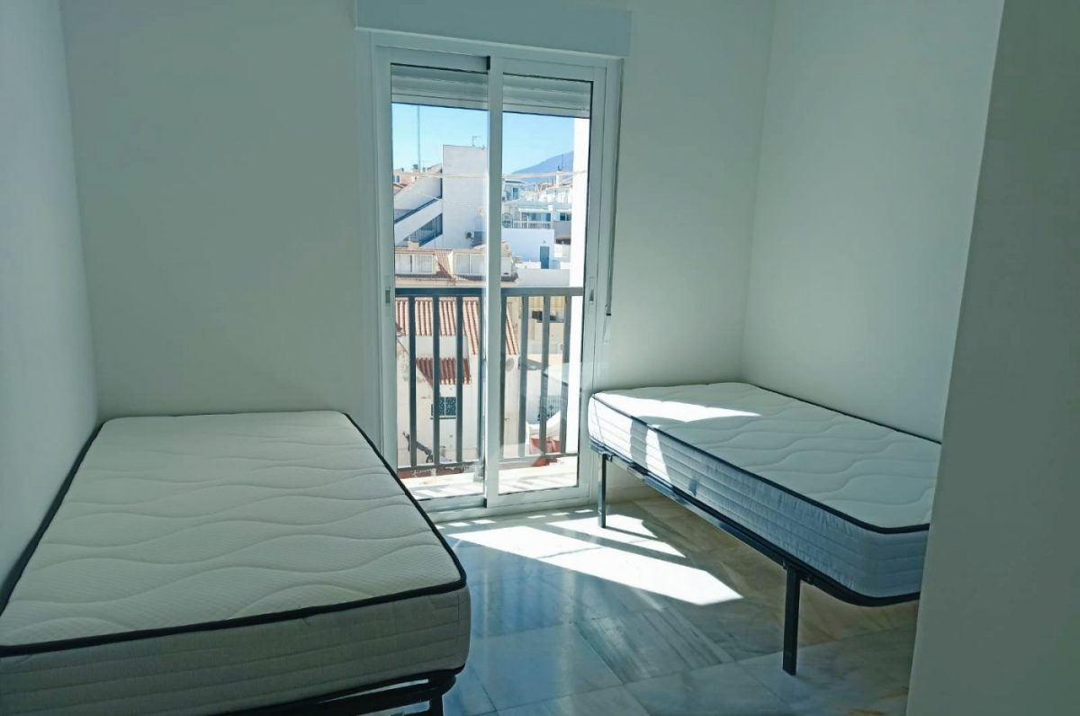 Fuengirola - Primera Línea de Playa - Piso 3 Dormitorios - Terraza — Foto 7