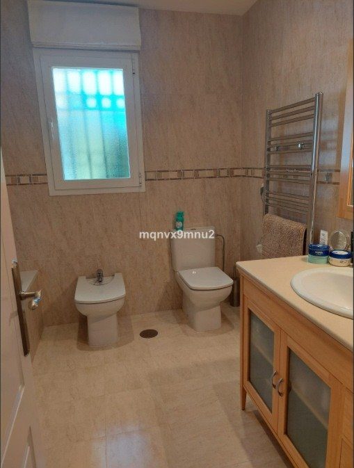 MARAVILLOSA VILLA INDEPENDIENTE A 900M DE LA PLAYA. PARA LOS AMANTES DEL SOL Y EL GOLF — Foto 5