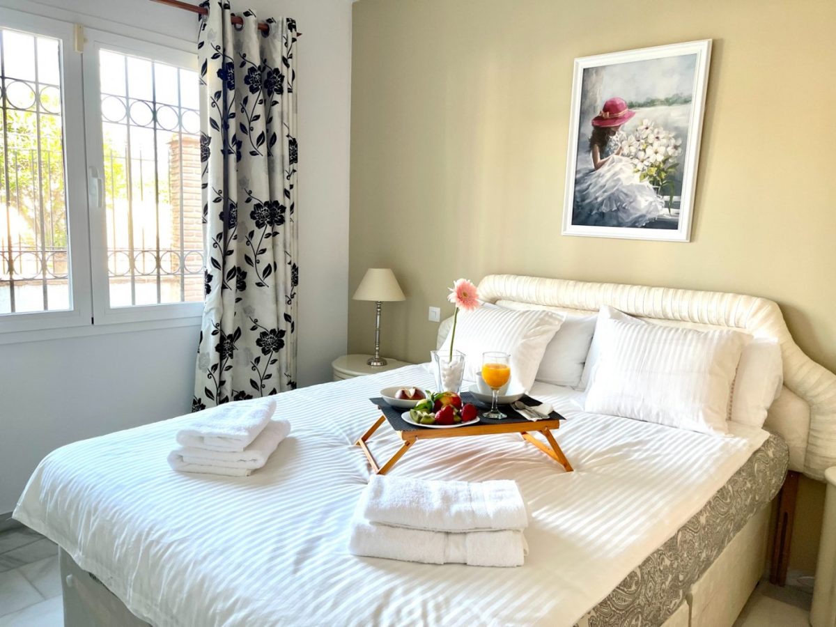 MARAVILLOSA VILLA INDEPENDIENTE A 900M DE LA PLAYA. PARA LOS AMANTES DEL SOL Y EL GOLF — Foto 9