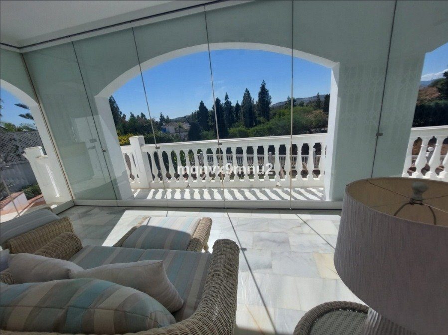 MARAVILLOSA VILLA INDEPENDIENTE A 900M DE LA PLAYA. PARA LOS AMANTES DEL SOL Y EL GOLF — Foto 2