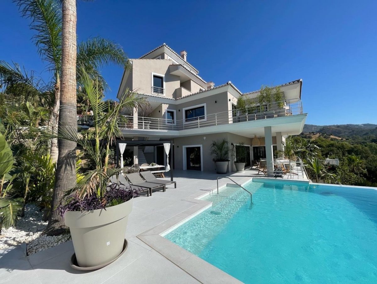La Quinta Golf-Elviria-Marbella Exclusiva Villa 7 Dormitorios, Garaje y Piscina — Foto 8