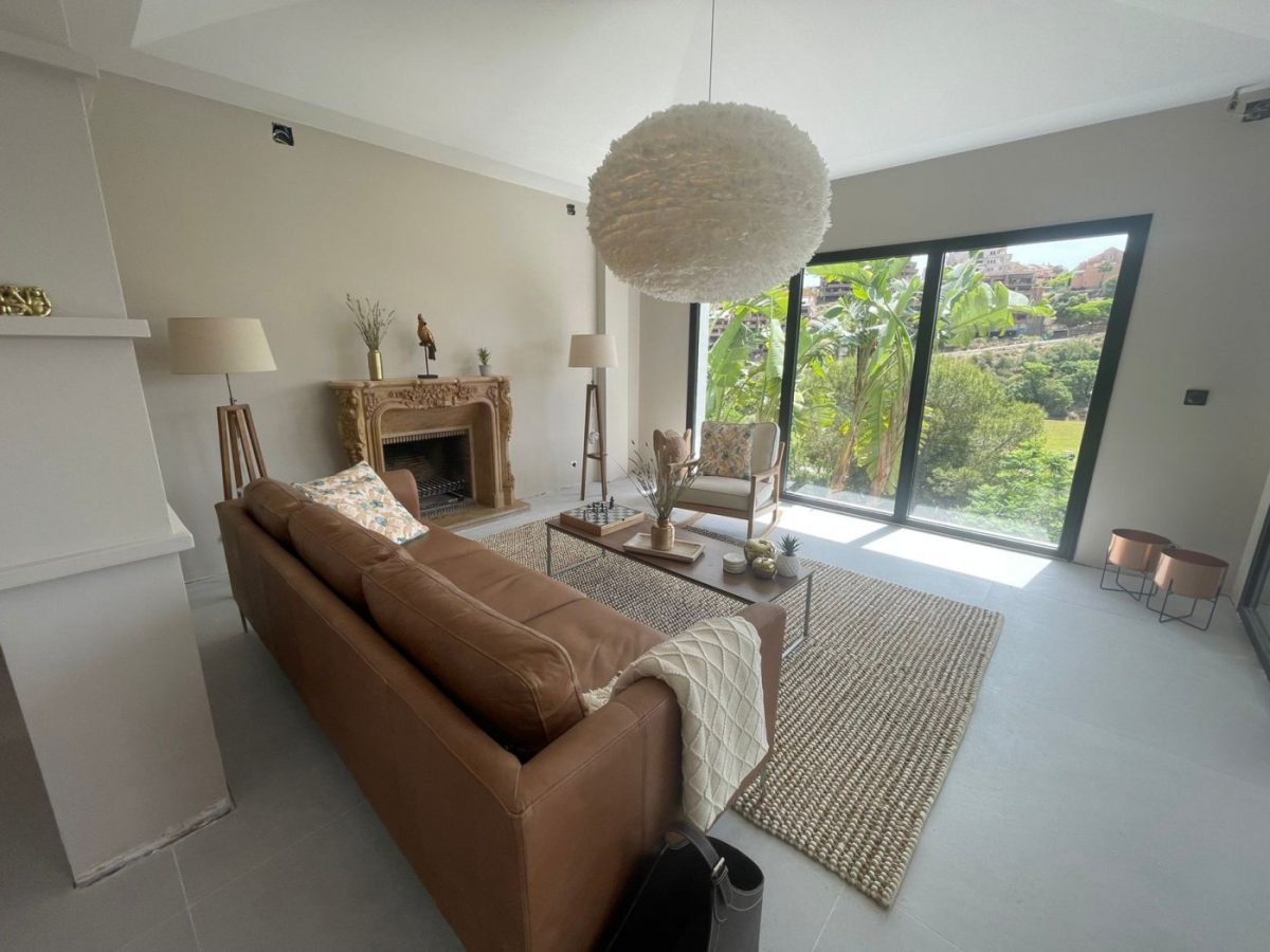 La Quinta Golf-Elviria-Marbella Exclusiva Villa 7 Dormitorios, Garaje y Piscina — Foto 3